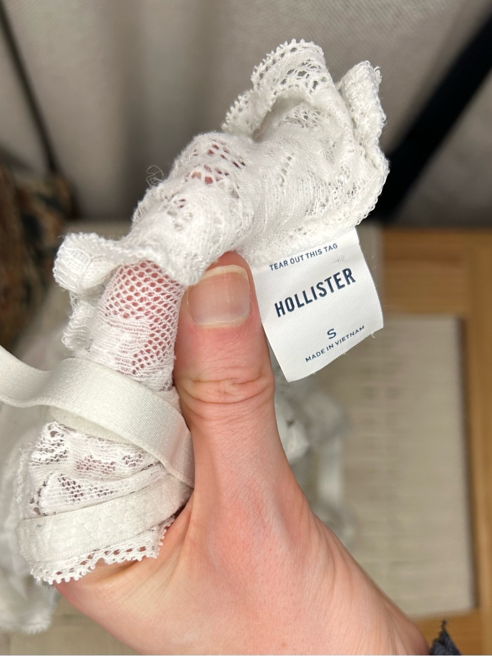 Hollister White Lace V Neck Cami Bralette Small - Picture 3 of 3